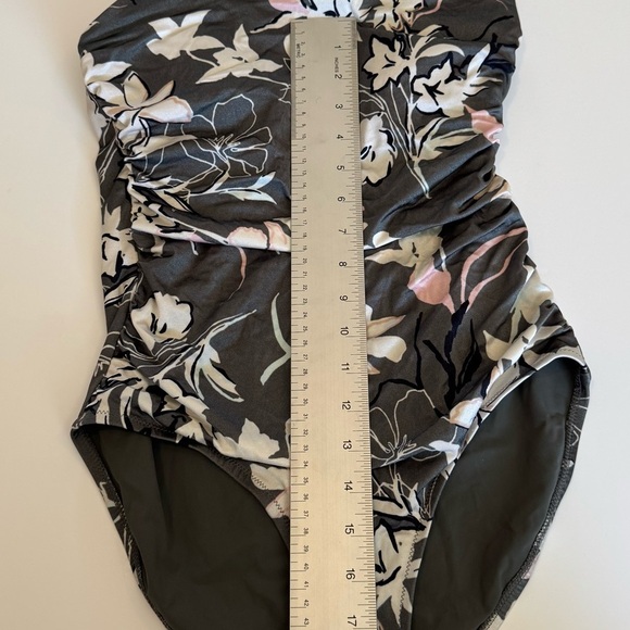 Athleta one piece bathing suit size small - Picture 3 of 7